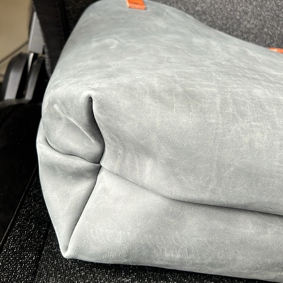 Brand new storm large tote. - Picture 3 of 4